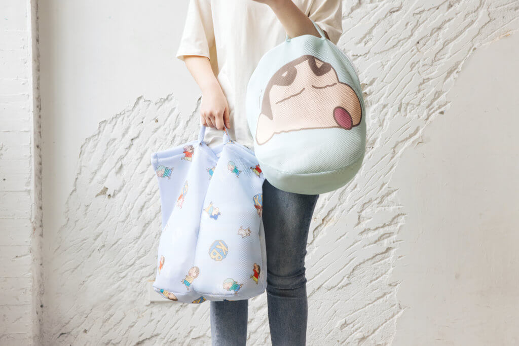 蠟筆小新手提洗衣袋_00