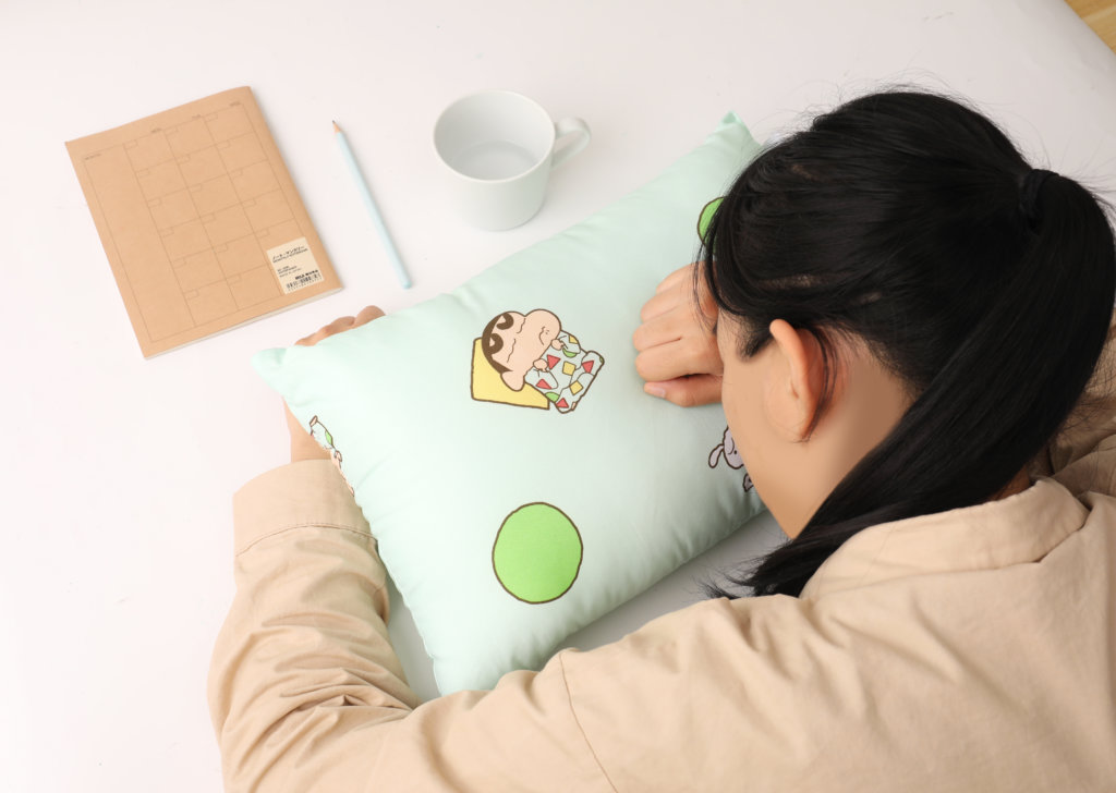蠟筆小新天絲午安枕_00