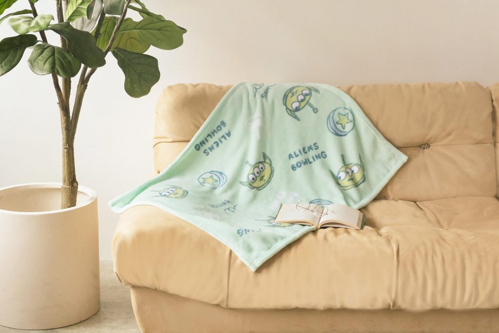 迪士尼三眼怪毛毯0